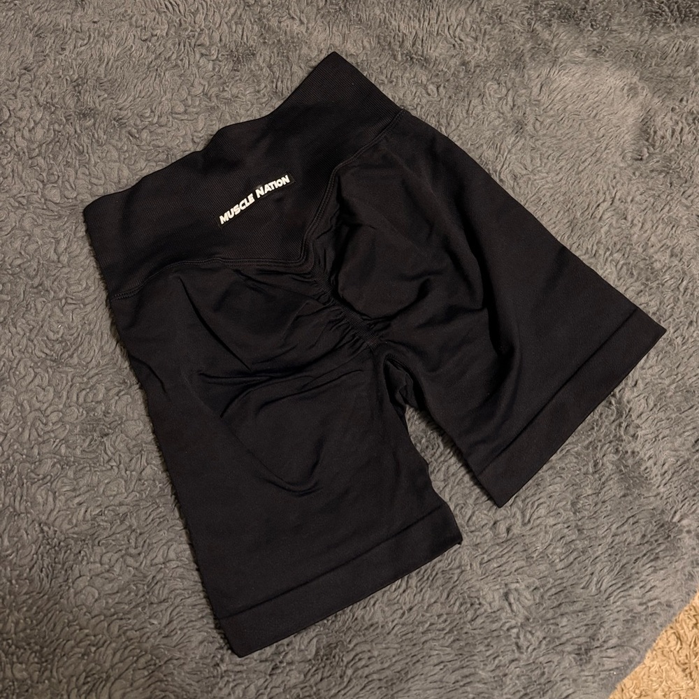 Muscle nation scrunch bum shorts brand new